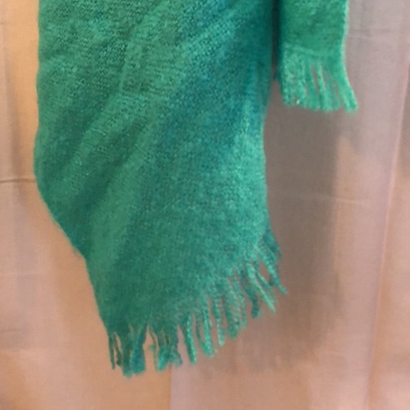 Turquoise acrylic scarf / shawl / wrap like new condition - Picture 2 of 3